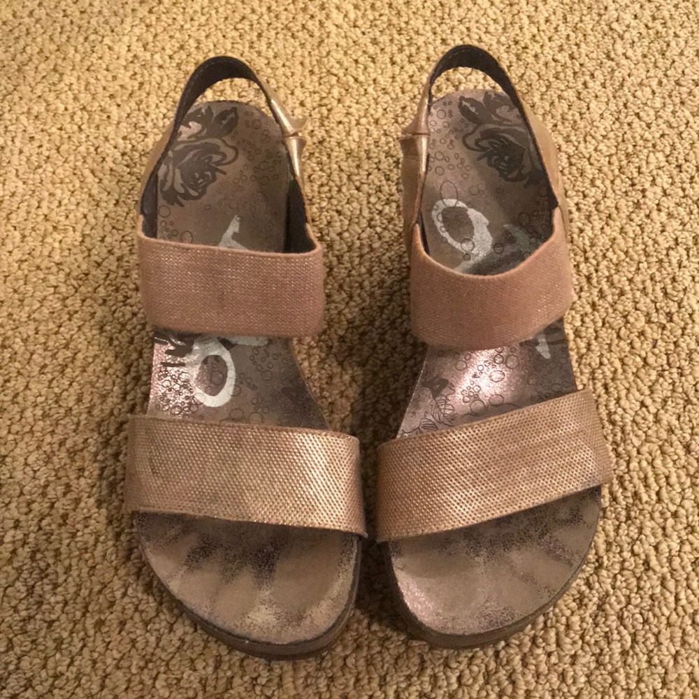 Gold/brown OTBTS